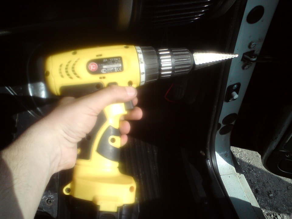 Берём такой чудо-дыркодел и хреначим. — ГАЗ 3110