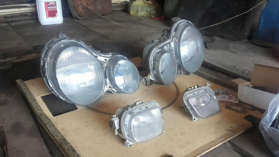 Оптика подготовлена. — Mercedes-Benz E-Class (W210), 2,3 л, 1996 года ...