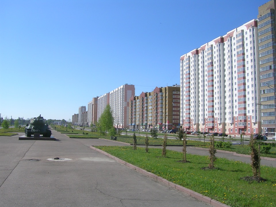 Статуя орла в алуште. Курчатов орел. Железногорск орел. Курчатов орел. Орел в городе орел.