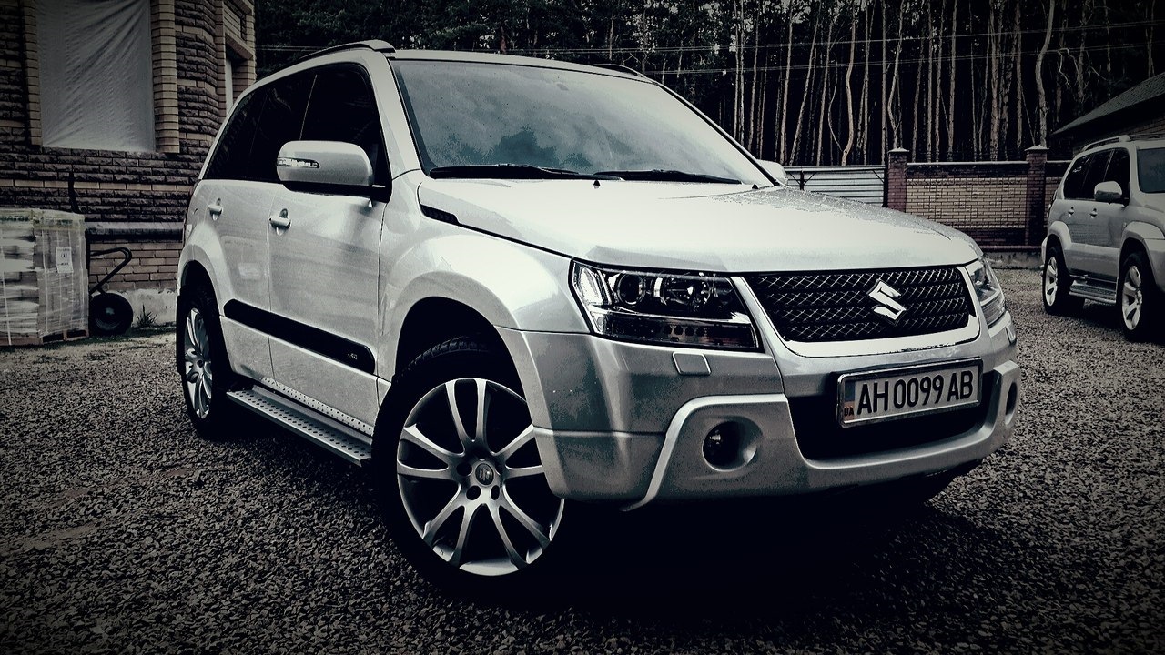 Сузуки гранд волгоград. Suzuki Grand Vitara Tuning. Suzuki Grand Vitara 2006 белый. Сузуки Гранд Витара 2008 белая. Suzuki Grand Vitara 2008 тюнинг.