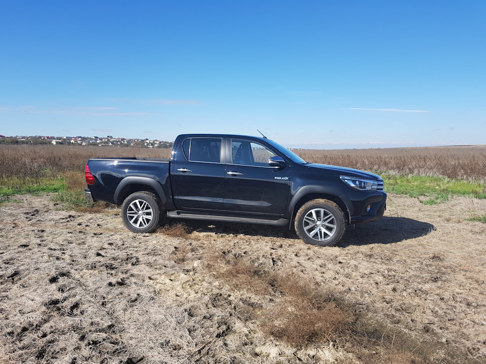 Фото в бортжурнале Toyota Hilux (8G)