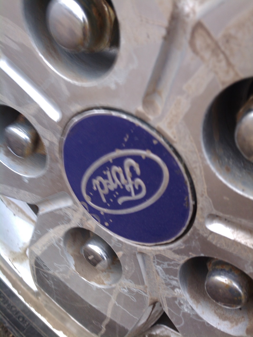 Ступичные колпачки — Ford Focus Hatchback II, 1,8 л, 2008 года ...