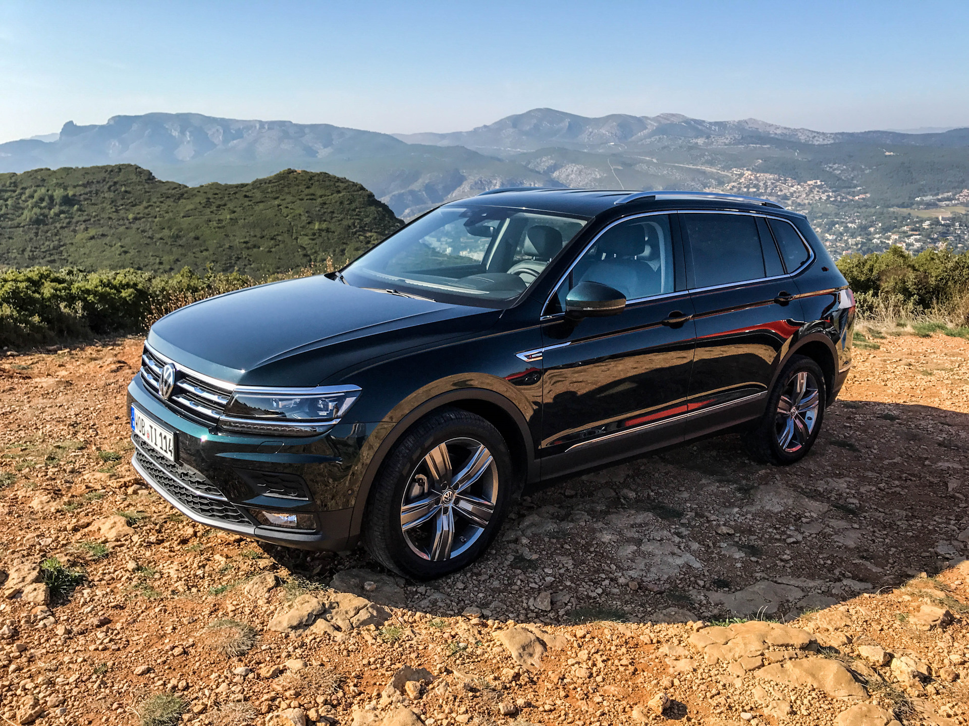 Volkswagen tiguan ii allspace отличие