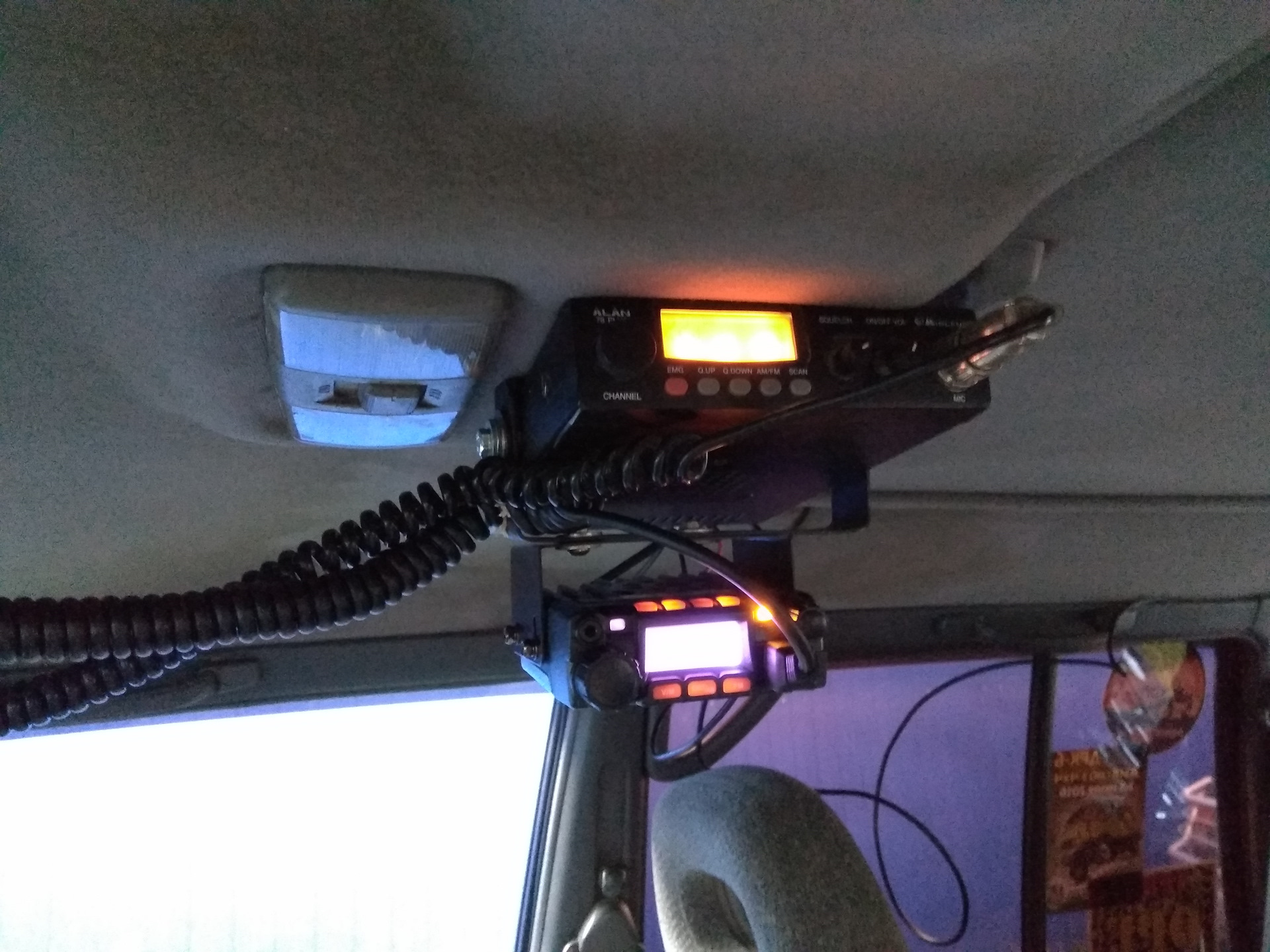 переделка центрального тоннеля уаз патриот. установить св. кронштейн для врезной антенны си би на хендай санта фе 2. антенна на крышу ваз 2115. установить св.