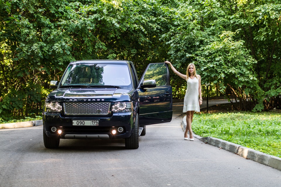 Range rover vs. Рендж Ровер Ребекка. Рендж Ровер Алиса. Zafira range Rover. Елизавета 2 на Рендж Ровере.