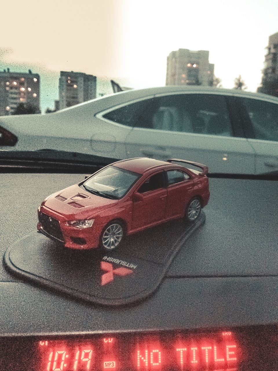 Маленький друг… — Mitsubishi Lancer X, 2 л, 2007 года | аксессуары | DRIVE2