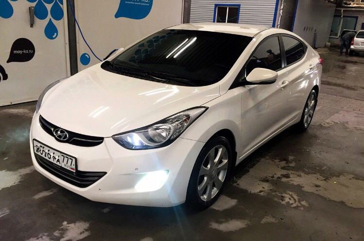 Hyundai avito. Хендай Элантра 2012 бункер. Белая Хендай Элантра бункер. Hyundai Elantra MD снежок. Hyundai Elantra перламутровый.