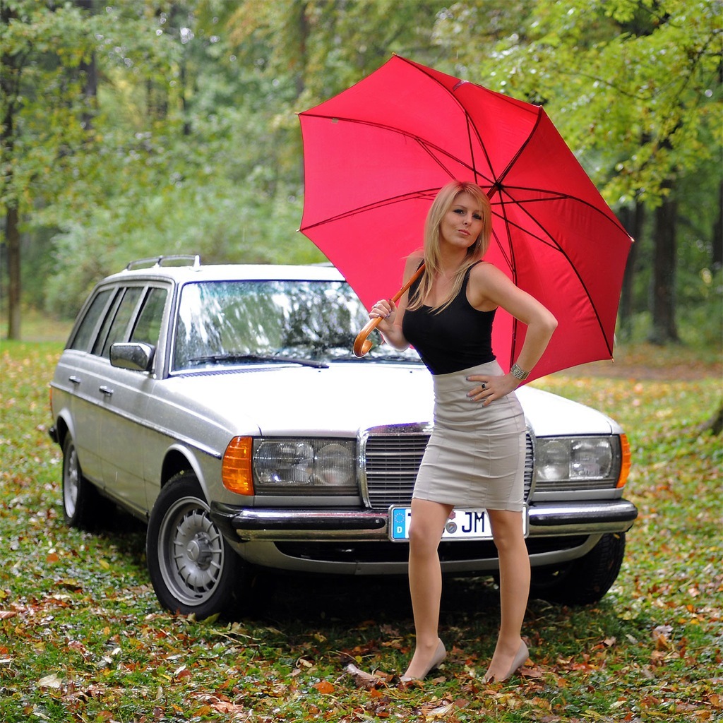 Mercedes w123 и девушка