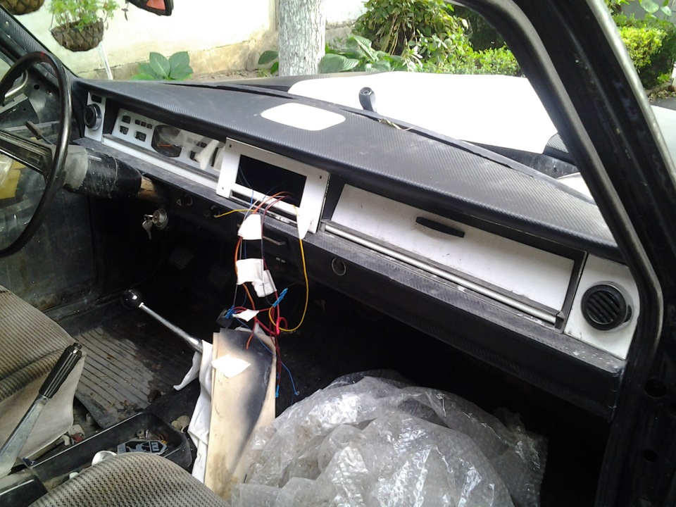 Оклейка машины пленкой под \"Карбон\" (Часть1) — ГАЗ 24, 2,4 л, 1985 года ...