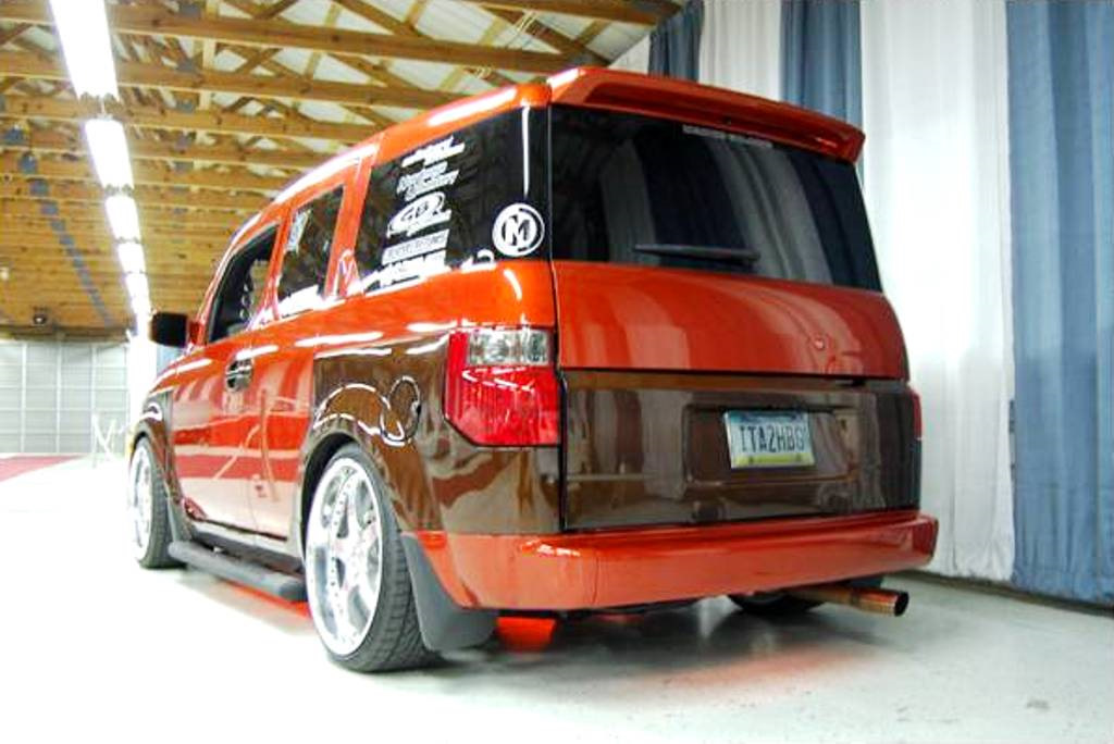 Элемент тюнинг. Honda element красный. Honda element спойлер. Honda element Rear Spoiler. Honda element передний спойлер.