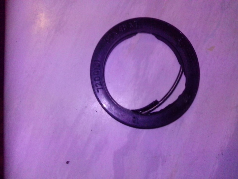 Замена сальника на коленвале — Rover Montego, 1,6 л, 1991 года | своими ...