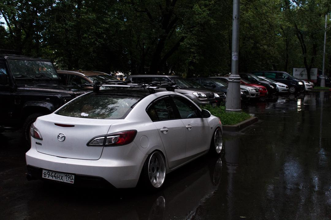 Mazda 3 BL stance