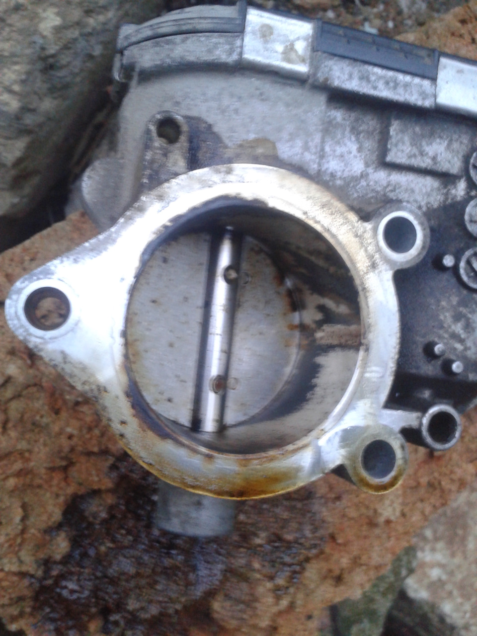 Чистка заслонки дросселя — Citroen Berlingo (1G), 1,6 л, 2011 года ...