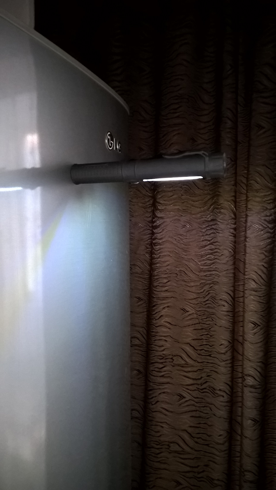 Магнит очень крепкий . — Toyota Camry (XV40)