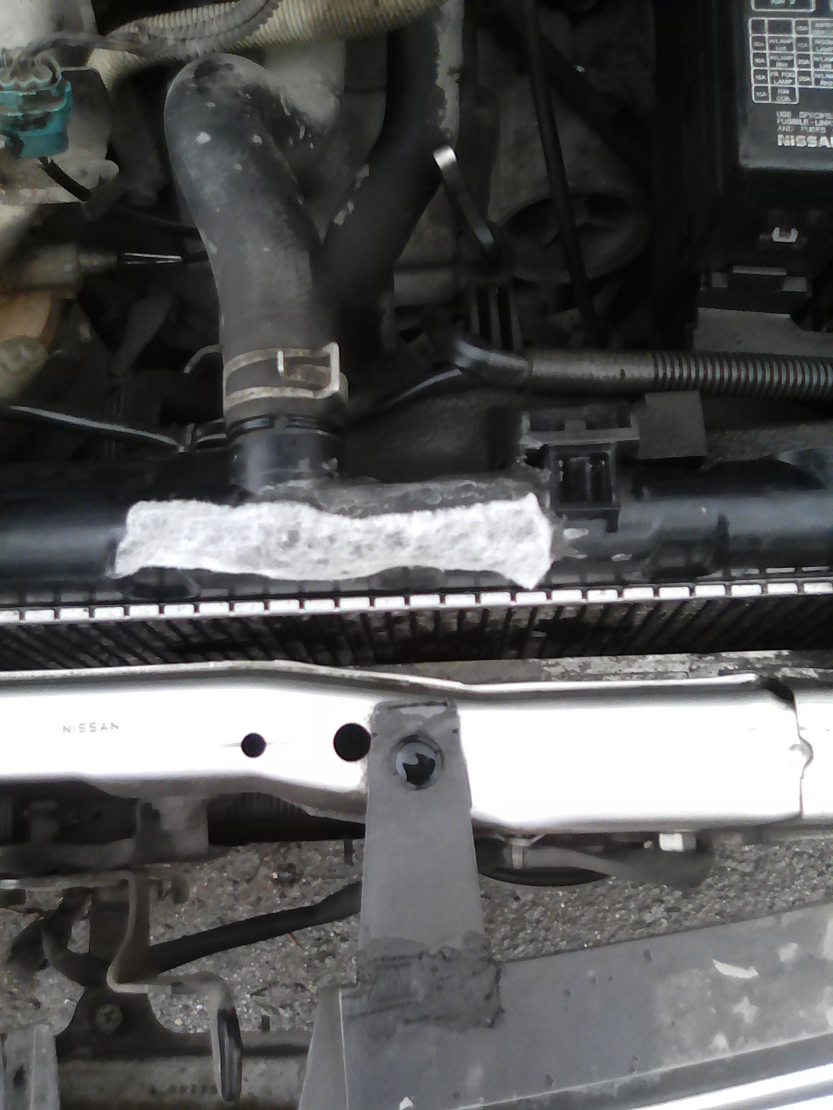 Радиатор чем заклеить? — Nissan Wingroad (Y11), 2001 года | поломка ...