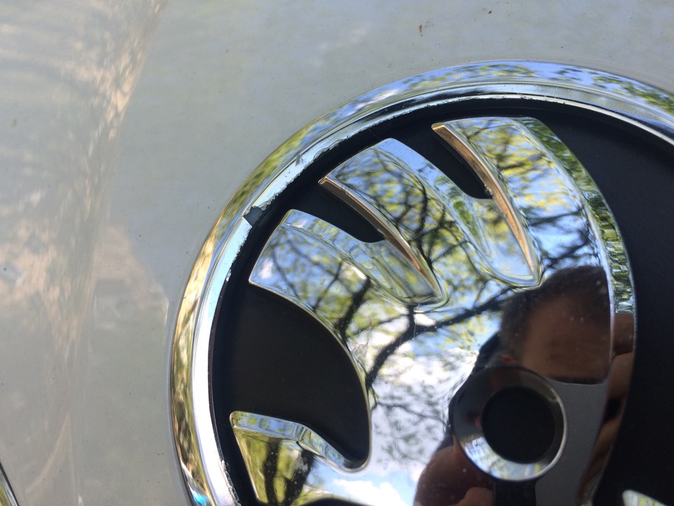 35. третий визит по гарантии. Хром на значке + "кожа" на рукоятке КПП ...