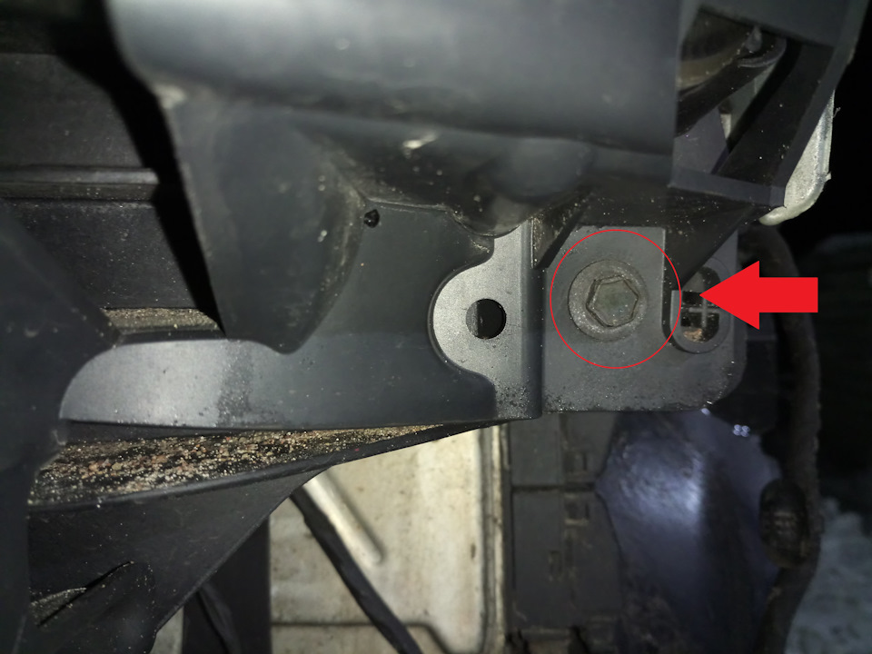 болт фары — Renault Modus