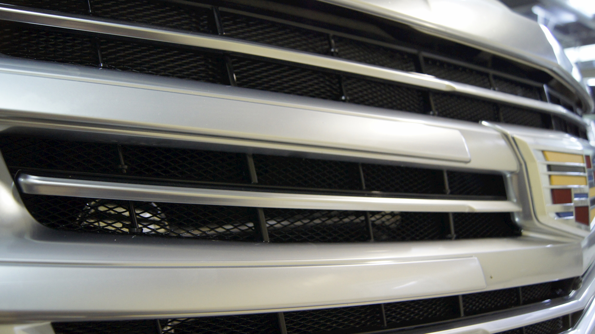 Установка омывателя камеры заднего вида и сетки в решетку CAdillac ...