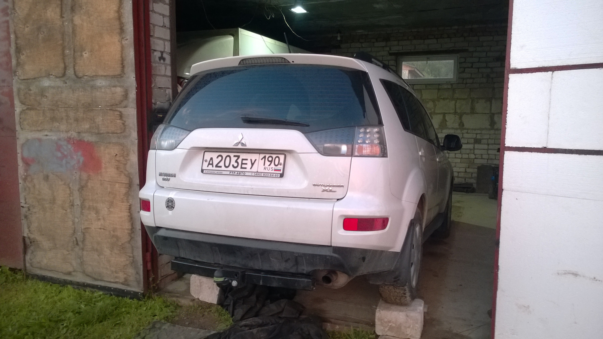 Установил фаркоп LEADER PLUS. — Mitsubishi Outlander XL, 2 л, 2010 года ...