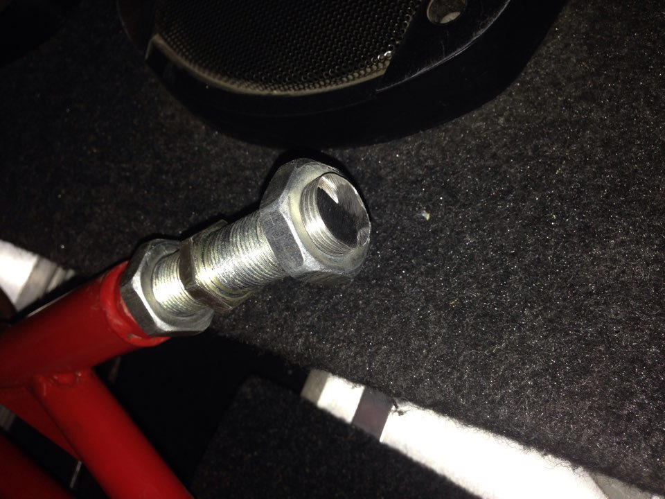 Установка треугольных рычагов и стоек сс20 с пружинами — LADA 21124, 2 ...