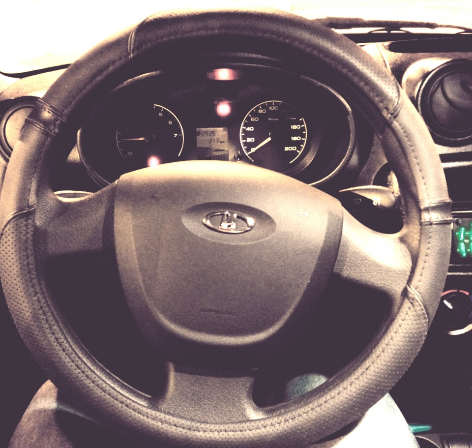 Оплётка руля — Lada Гранта (1G), 1,6 л, 2014 года | аксессуары | DRIVE2