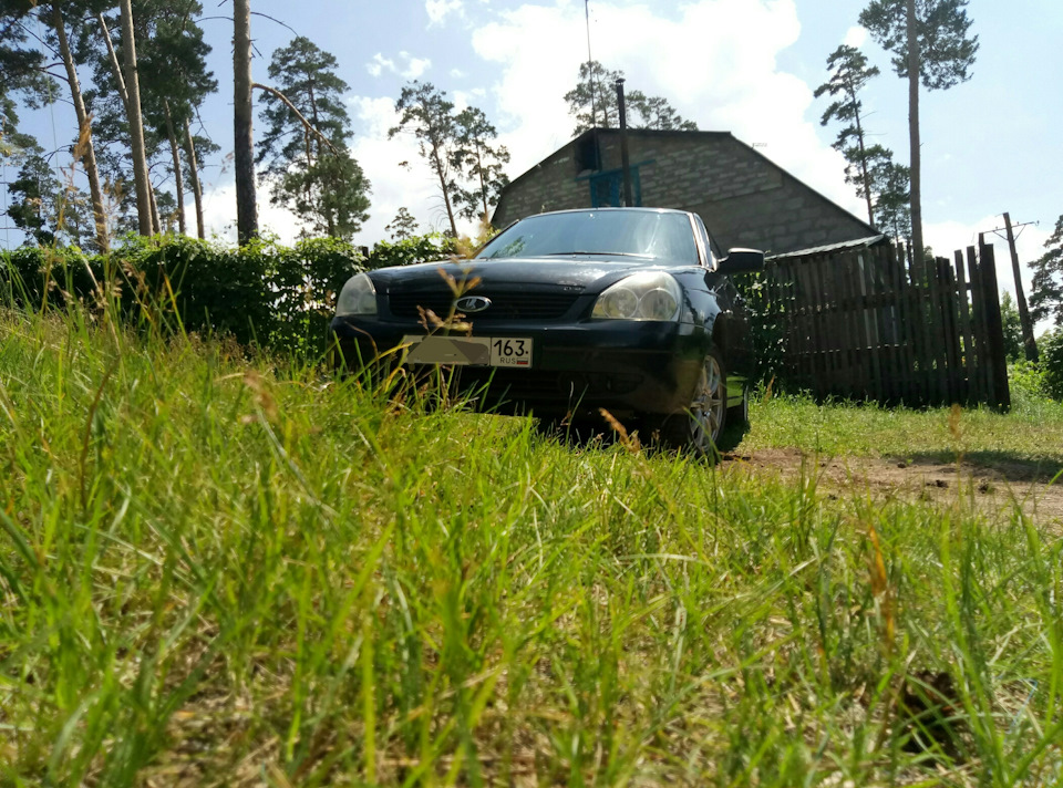 Лето, дача, мойка. Красота🏔😎 — Lada Приора седан, 1,6 л, 2007 года ...