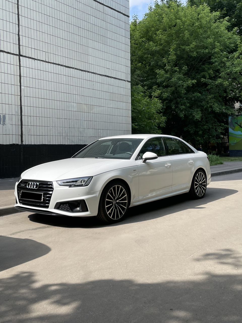 Фото в бортжурнале Audi A4 (B9)