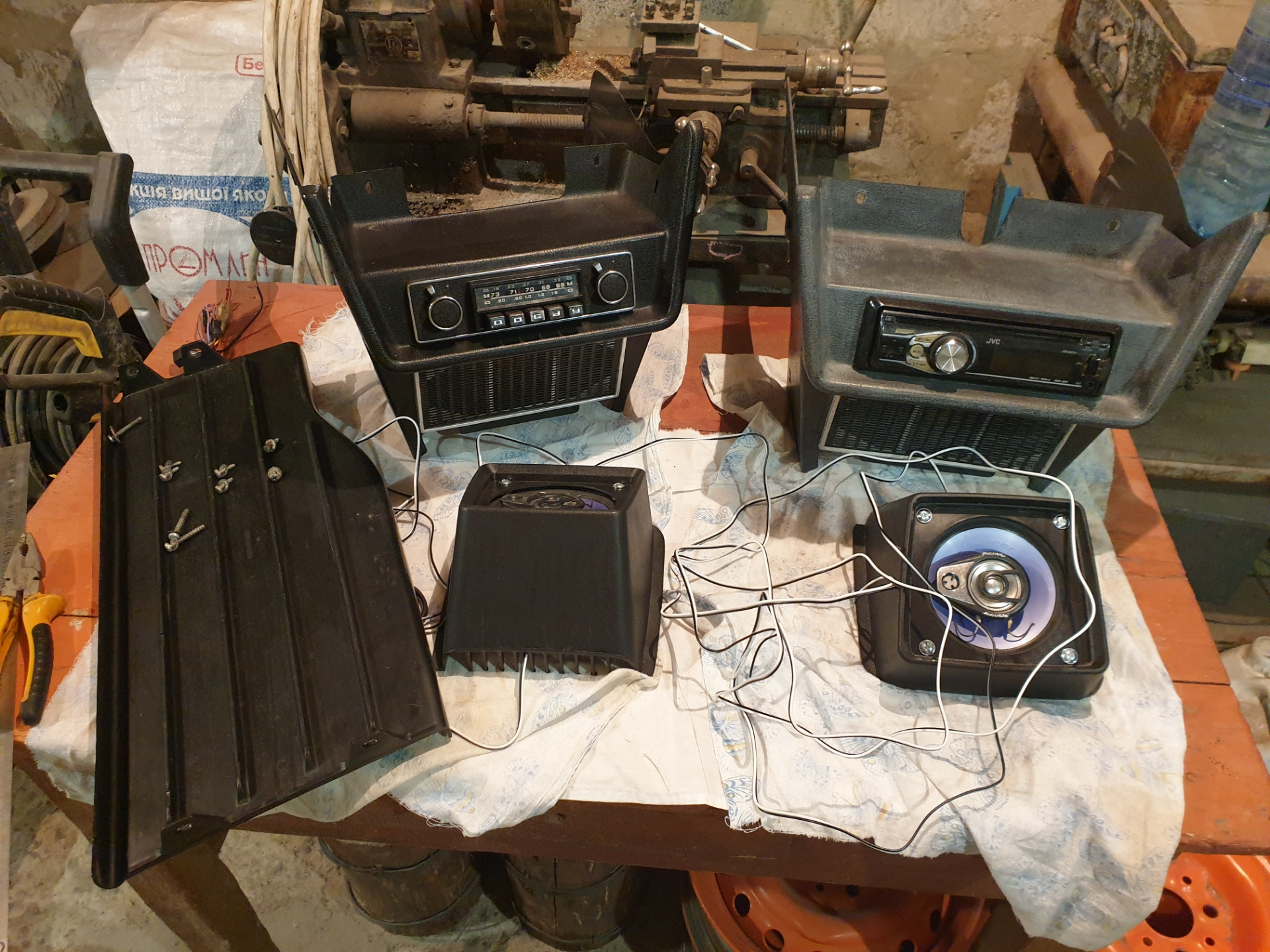 Музыка в машину Ваз 2106 — Lada 2106, 1,6 л, 1977 года | автозвук | DRIVE2