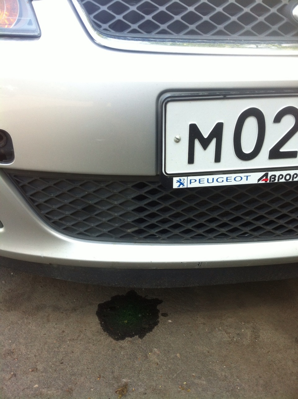 10. Потек радиатор кондиционера. — Ford Fiesta (Mk V), 1,6 л., 2007 ...