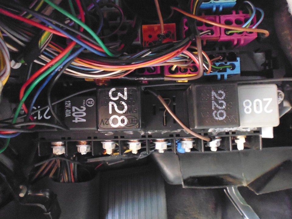 Реле 99. Программная работа паузы стеклоочистителей — Audi A6 (C4), 2,8 ...