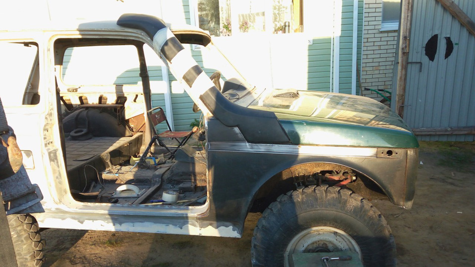 Подготовка к покраске часть 2: (Вырезка капота под шноркель и обрезка ...