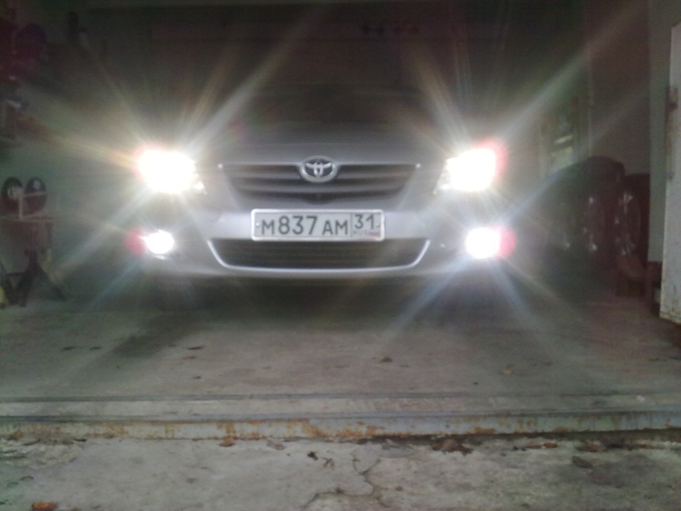 Koito whitebeam 3 4200К в ближний свет. — Toyota Corolla (140/150), 1,6 ...