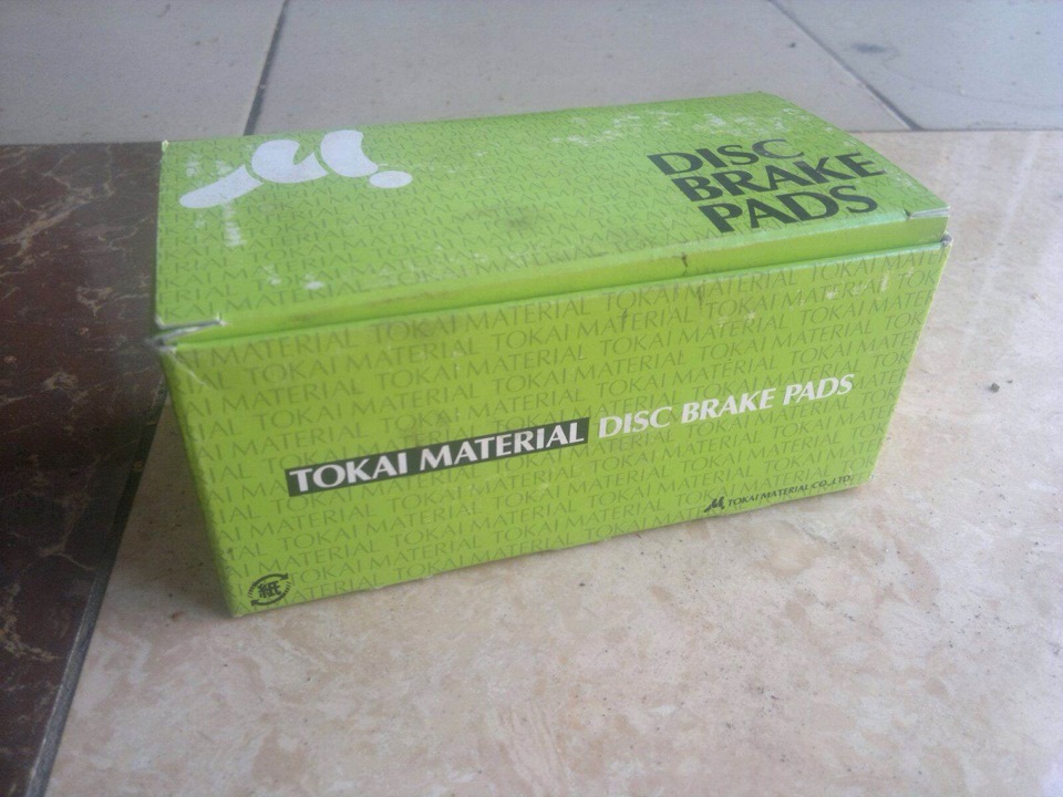 Первая замена передних колодок. — Toyota Mark II (100), 2,5 л, 1996 ...