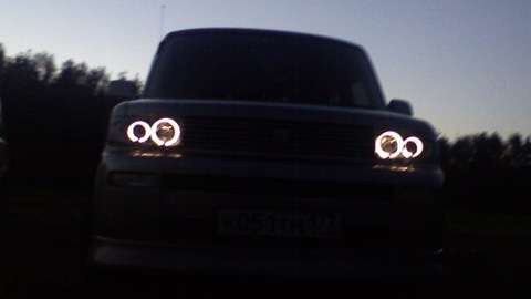 changed headlights - Toyota bB 15 liter 2002