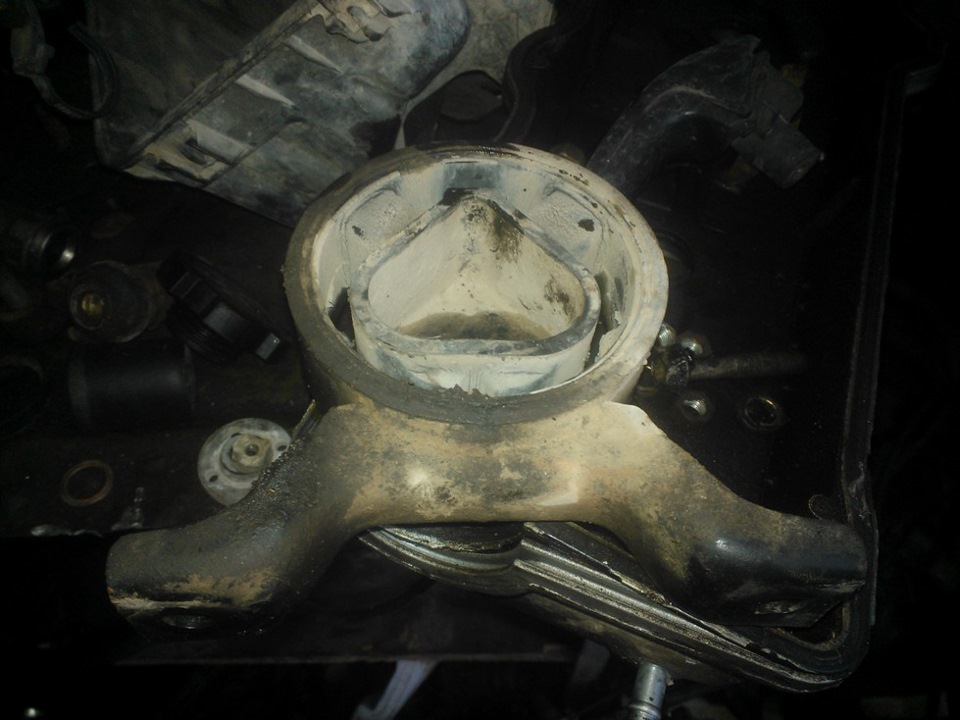 Заменили задние сайленты, подушку заднего моста, передние тяги стойки ...