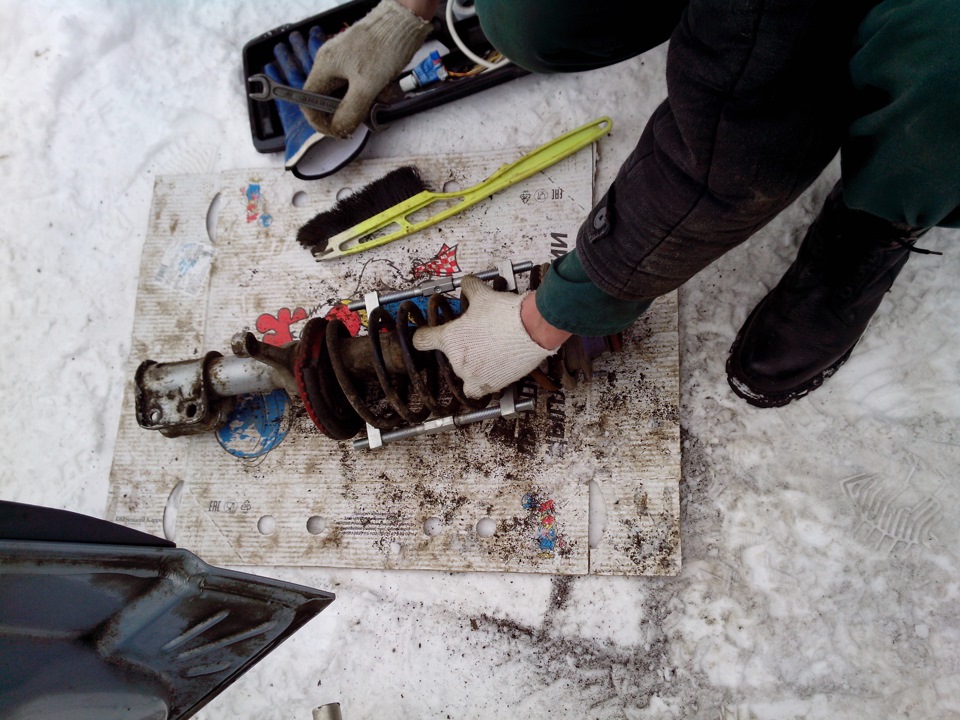 Замена передних стоек СААЗ! — Lada 2115, 1,5 л, 2005 года | своими ...