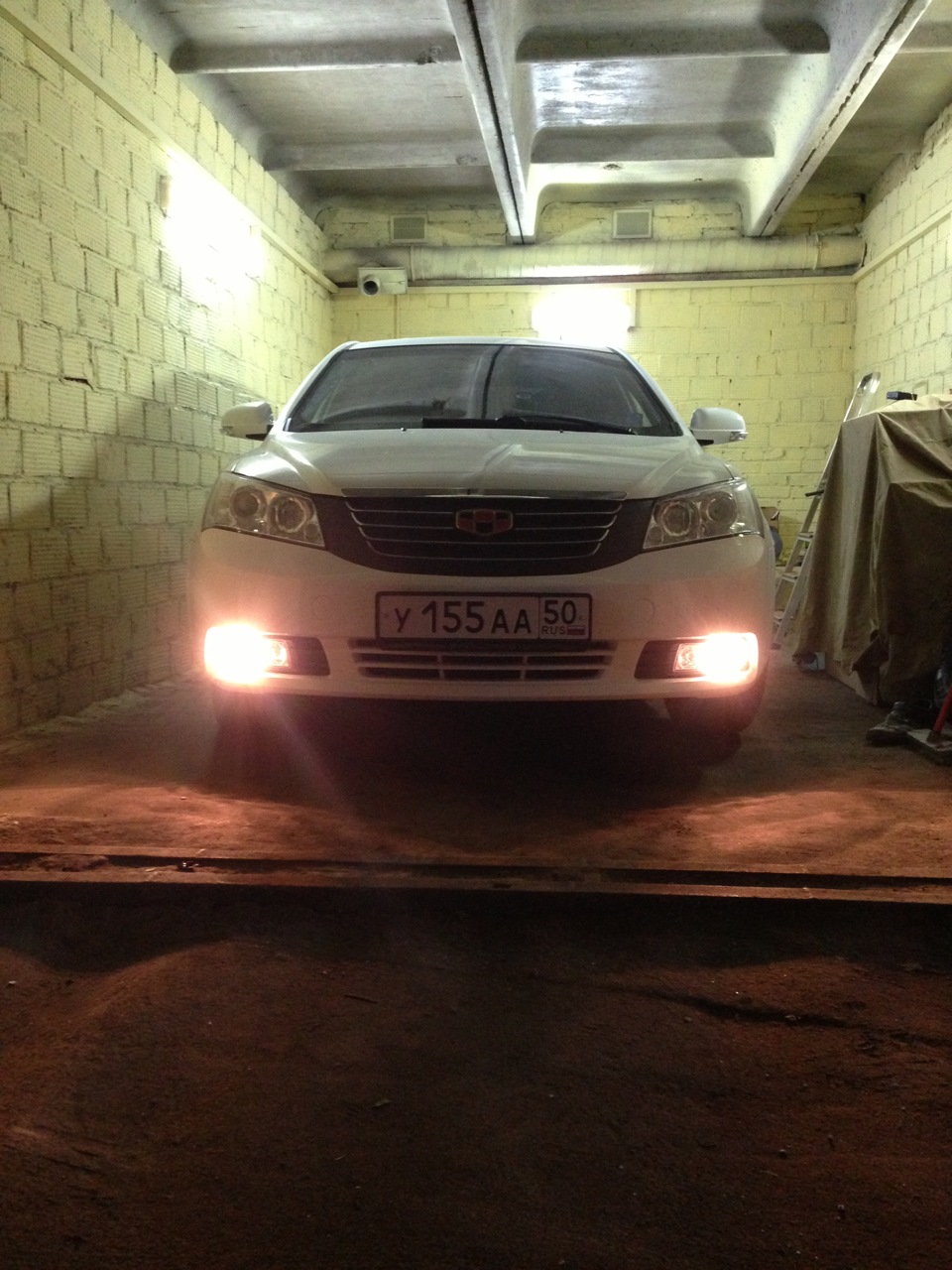 Передние фары — Geely Emgrand EC7 FE-1, 1,8 л, 2013 года | фотография ...