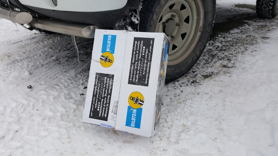 Амортизаторы bilstein на ниву шевроле. cc40b25s 960. Амортизаторы bilstein на ниву шевроле фото. Амортизаторы bilstein на ниву шевроле-cc40b25s 960. картинка Амортизаторы bilstein на ниву шевроле. картинка cc40b25s 960. Решил заморочиться в эти выходные и поставить пружины с Мерседеса МЛ500 на свою Шевроле Ниву) По времени вышло не так уж долго, делал все вместе с другом, справились, потратив где-то по 1.5 часа на каждую сторону. Самое суровое было лежать и стоять на коленях на бетонной плите зимой…( Сняли колесо с левой стороны