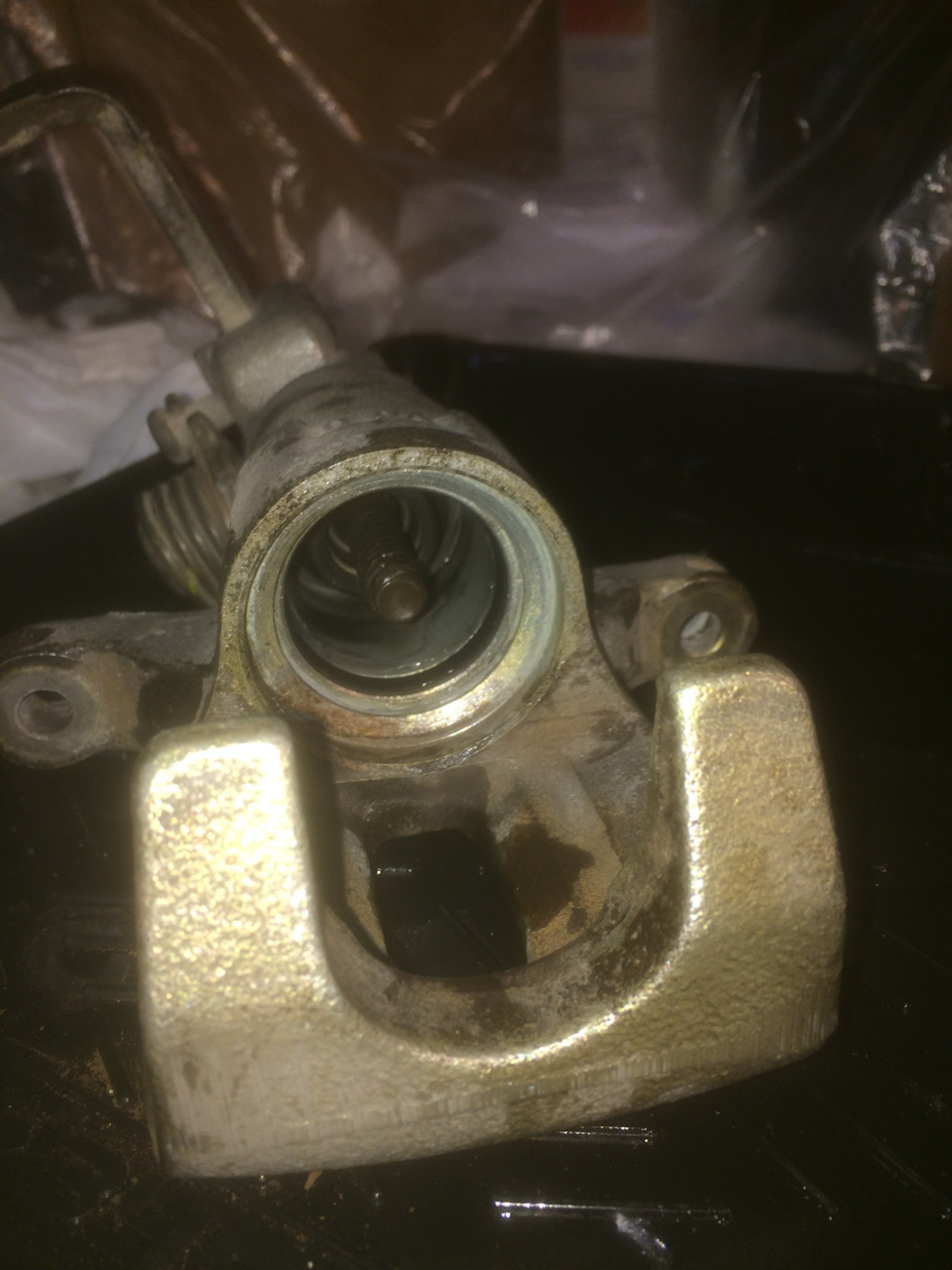 Подготовка задних суппортов — Honda Accord Wagon (6G), 2,3 л, 2001 года ...