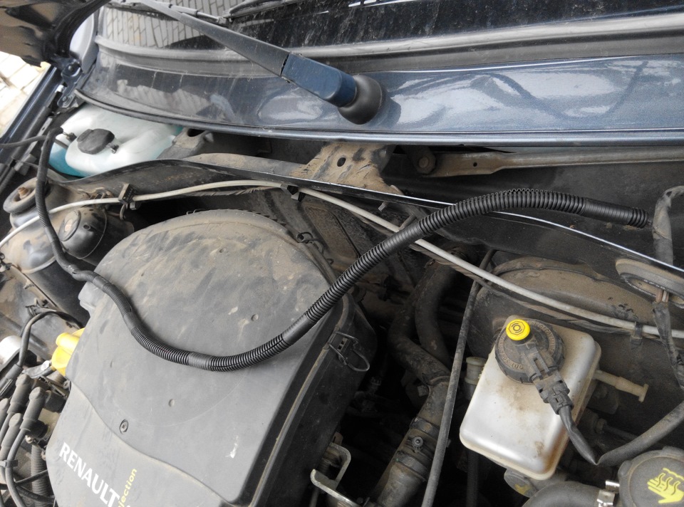 Омыватель ветрового стекла — Renault Logan (1G), 1,4 л, 2009 года ...