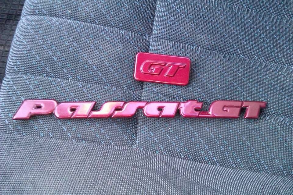 Шильдик "GT" и "PassatGT" — Volkswagen Passat B3, 2 л, 1990 года ...
