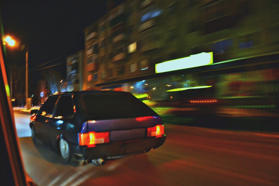 Со лбом затянута карета диман брюханов. Тихо из дворов текст. Диман брюханов 2022. Диман брюханов мем. Тихо из дворов катаный без номеров.