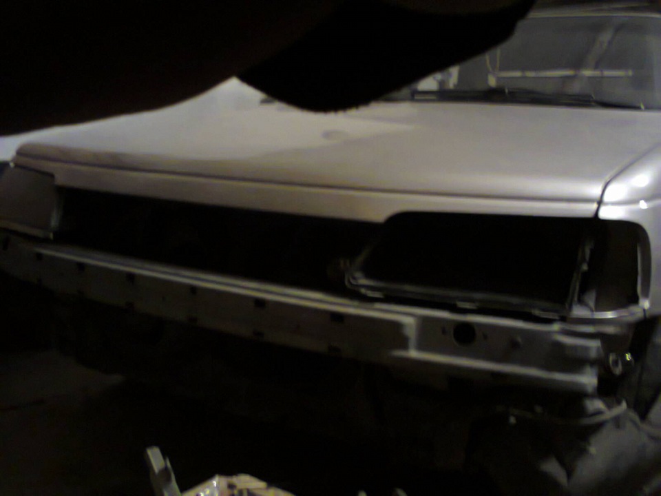 Наши водЯтлы назад едут не по зеркалам, а до характерного как говорится ...