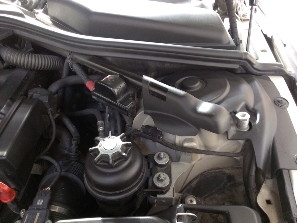 51717046901 — BMW 5 series (E60). Запчасти на фото: 51717046901