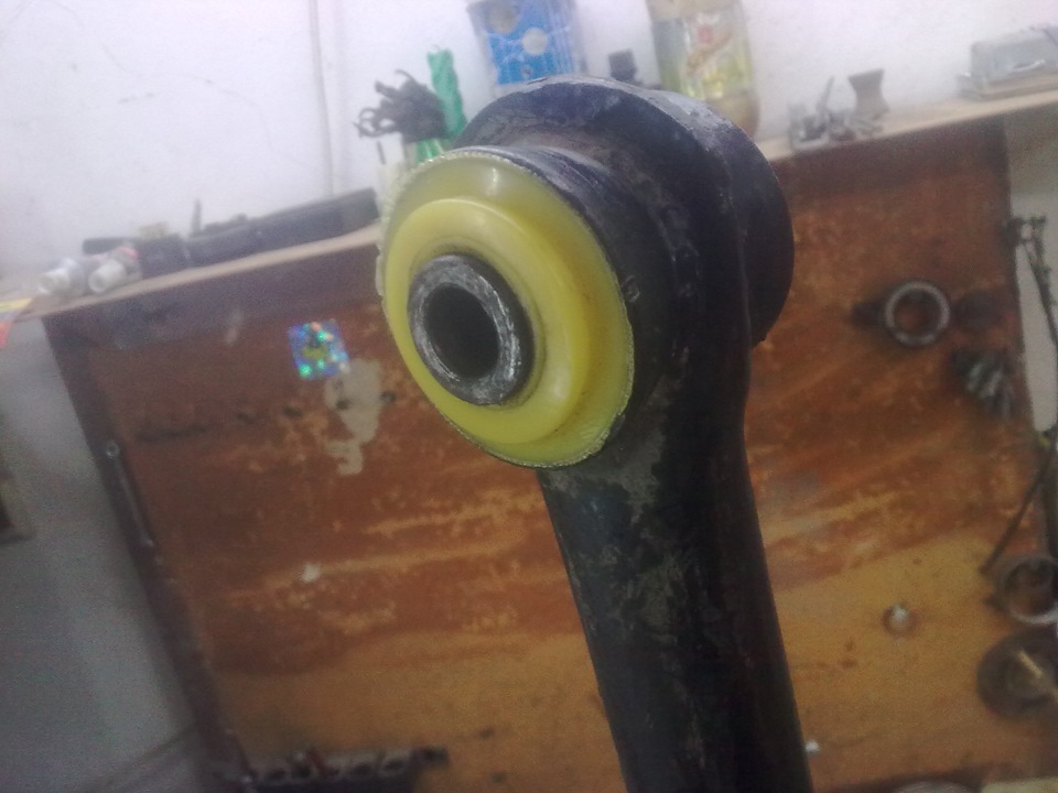 Замена втулок реактивных тяг — Lada 21051, 1,7 л, 1983 года | своими ...