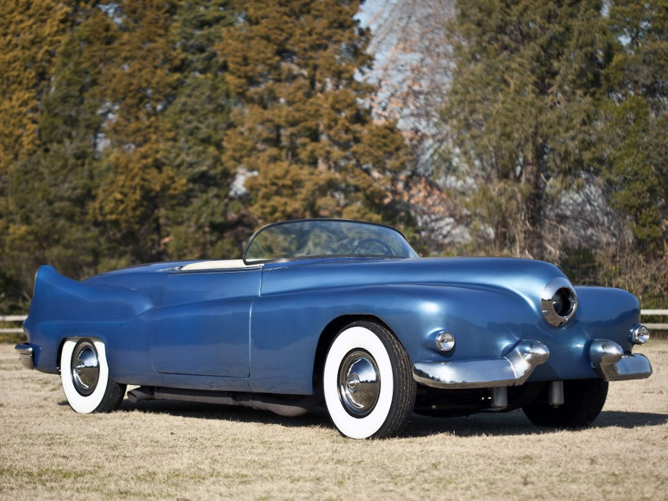 GM lesabre 1951 года