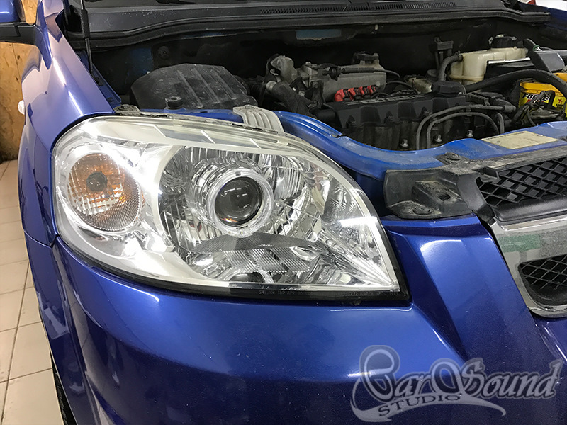 Установка билинз и ангельских глазок в CHEVROLET Aveo — Carsound на DRIVE2