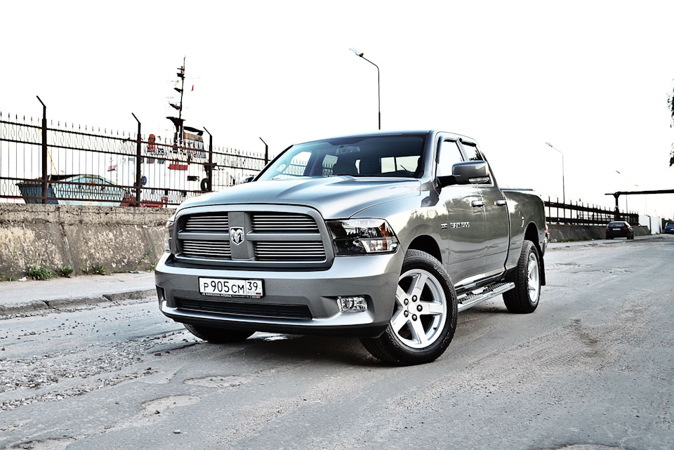 Three men in a boat not counting the GM How to choose a full-size pickup truck like in the Russian market