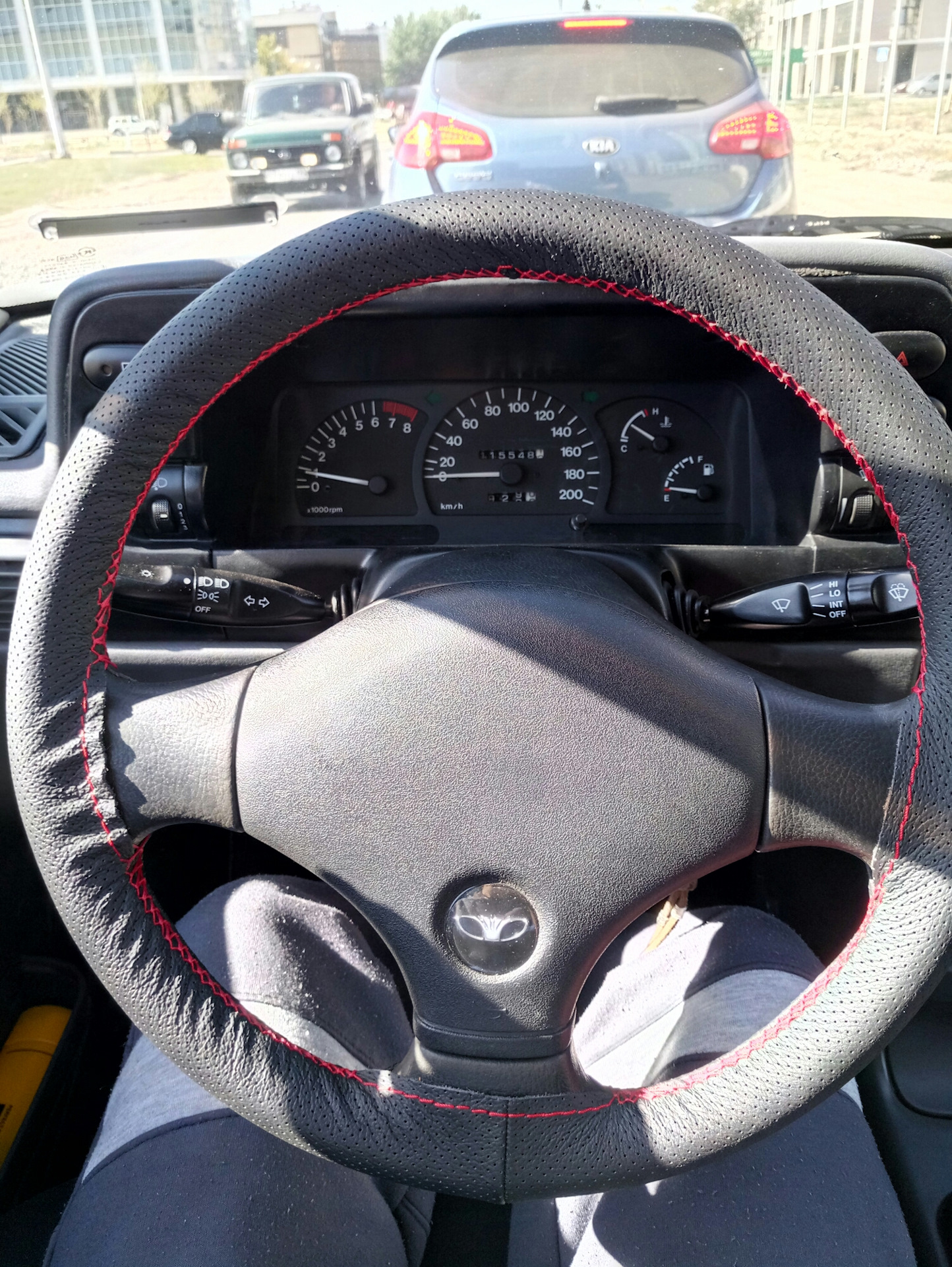 Оплетка на нексию. Рулевое колесо дэу нексия 2006 года. Диаметр руля нексия n150. Оплетка на нексию. Руль дэу нексия n150.