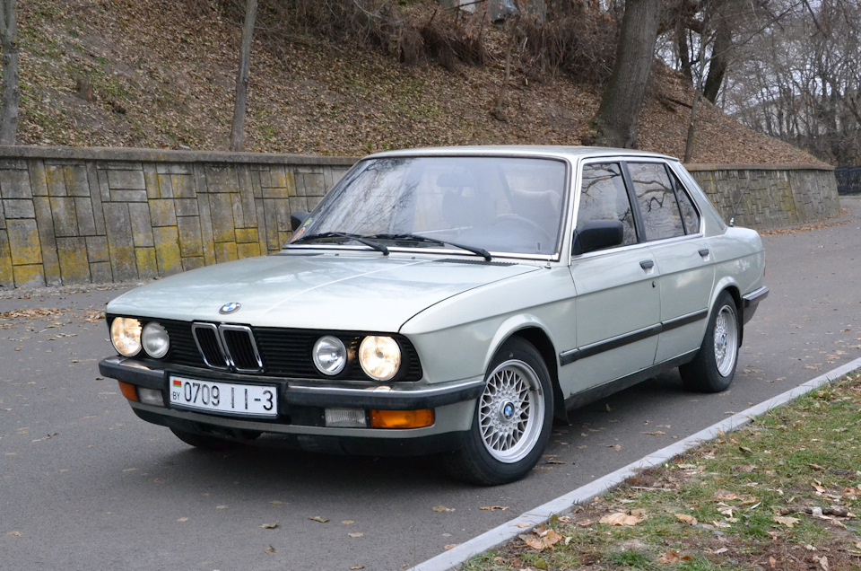 BMW 5 1985